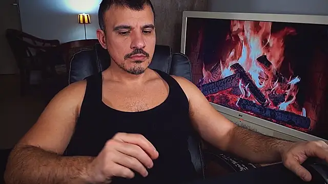 Snapshot of officeman7 chatting on 01-21-25, 04:16 officeman7 online show from 01-21-25, 04:16