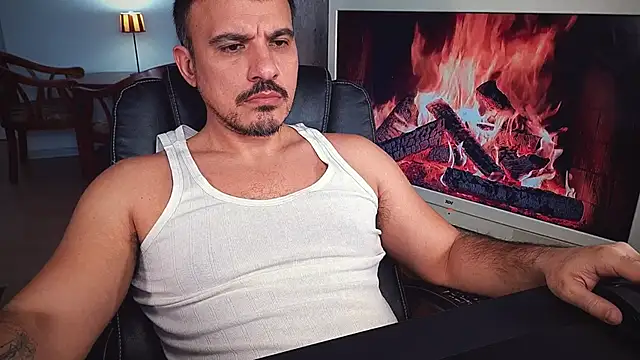 Snapshot of officeman7 chatting on 01-25-25, 03:09 officeman7 online show from 01-25-25, 03:09