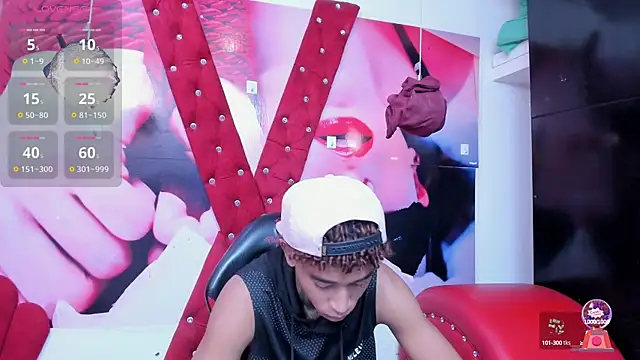 Snapshot of sexy_blacks_ chatting on 02-05-25, 11:34 sexy blacks online show from 02-05-25, 11:34