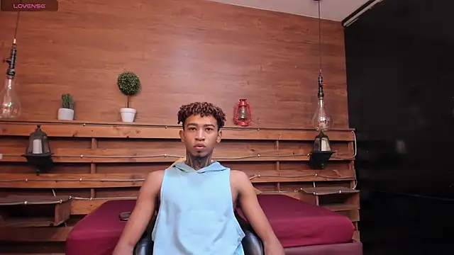 Snapshot of sexy_blacks_ chatting on 02-07-25, 11:45 sexy blacks online show from 02-07-25, 11:45