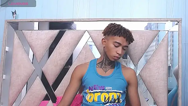 Snapshot of sexy_blacks_ chatting on 02-10-25, 11:25 sexy blacks online show from 02-10-25, 11:25