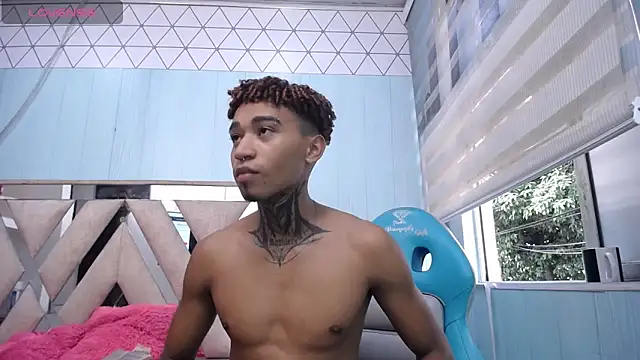 Snapshot of sexy_blacks_ chatting on 02-15-25, 03:50 sexy blacks online show from 02-15-25, 03:50