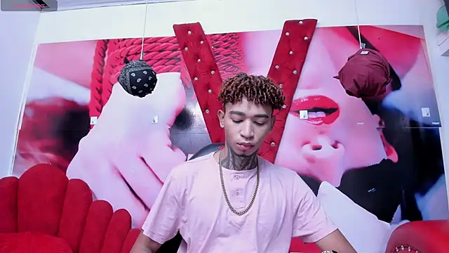 Snapshot of sexy_blacks_ chatting on 03-01-25, 11:17 sexy blacks online show from 03-01-25, 11:17