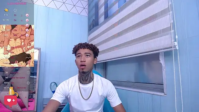 Snapshot of sexy_blacks_ chatting on 03-19-25, 11:28 sexy blacks online show from 03-19-25, 11:28