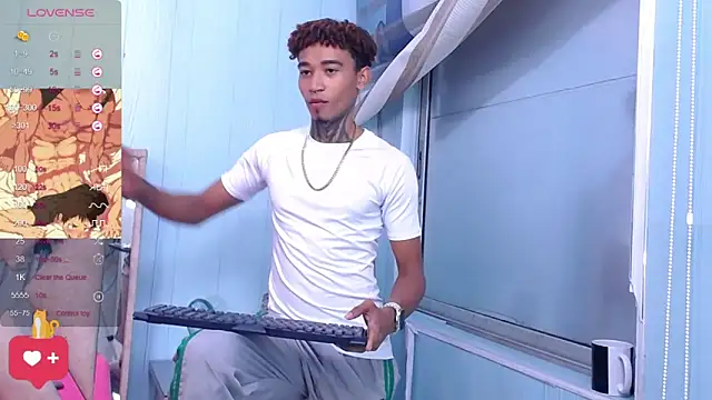 Snapshot of sexy_blacks_ chatting on 03-19-25, 06:01 sexy blacks online show from 03-19-25, 06:01