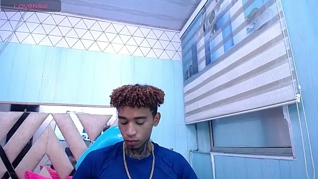 Snapshot of sexy_blacks_ chatting on 03-21-25, 11:22 sexy blacks online show from 03-21-25, 11:22