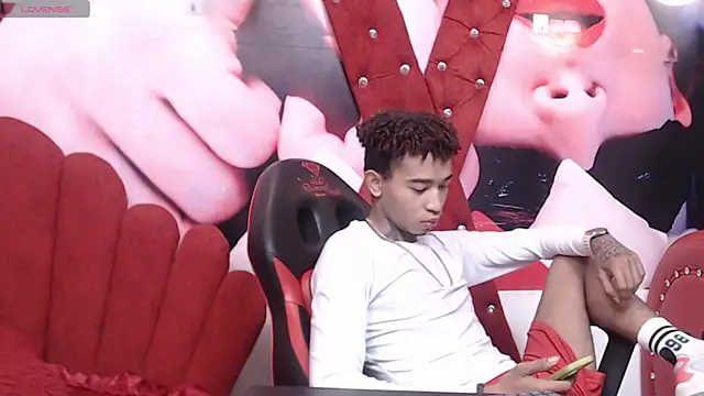 Snapshot of sexy_blacks_ chatting on 09-09-25, 11:21 sexy blacks online show from 09-09-25, 11:21