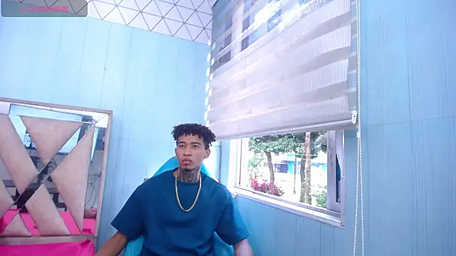 Snapshot of sexy_blacks_ chatting on 09-13-25, 12:05 sexy blacks online show from 09-13-25, 12:05