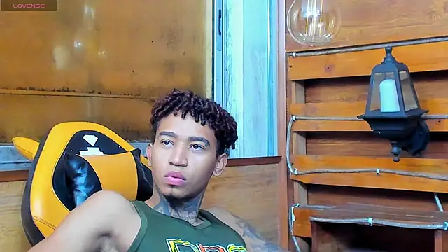 Snapshot of sexy_blacks_ chatting on 09-25-25, 11:25 sexy blacks online show from 09-25-25, 11:25