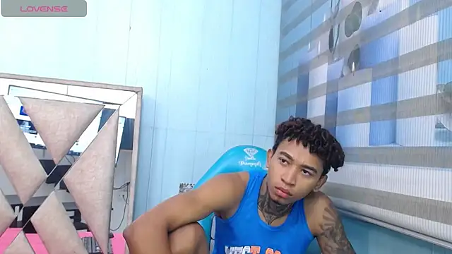 Snapshot of sexy_blacks_ chatting on 09-27-25, 11:15 sexy blacks online show from 09-27-25, 11:15