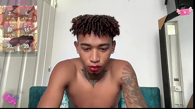 Snapshot of sexy_blacks_ chatting on 10-20-25, 12:49 sexy blacks online show from 10-20-25, 12:49