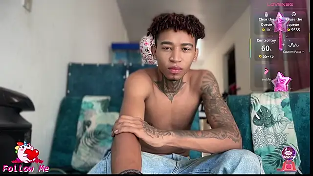 Snapshot of sexy_blacks_ chatting on 11-01-25, 01:13 sexy blacks online show from 11-01-25, 01:13