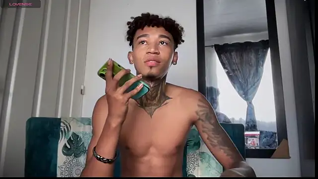 Snapshot of sexy_blacks_ chatting on 11-22-25, 12:04 sexy blacks online show from 11-22-25, 12:04