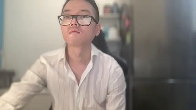 Snapshot of wangjian2324 chatting on 11-20-25, 03:23 wangjian2324 online show from 11-20-25, 03:23