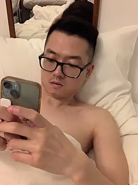 Snapshot of wangjian2324 chatting on 11-23-25, 12:27 wangjian2324 online show from 11-23-25, 12:27