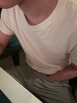 Snapshot of wangjian2324 chatting on 12-19-25, 03:19 wangjian2324 online show from 12-19-25, 03:19