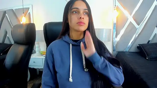 ChloeHarper  online show from 10-06-25, 01:08