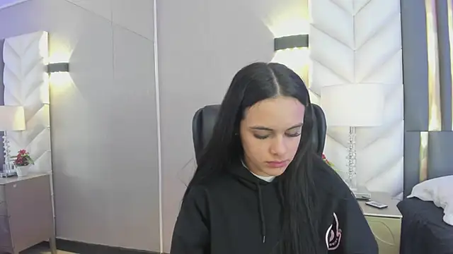 ChloeHarper  online show from 03-27-26, 11:43