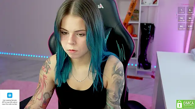 Snapshot of Latex_Kitty chatting on 10-14-25, 11:55 Latex Kitty online show from 10-14-25, 11:55