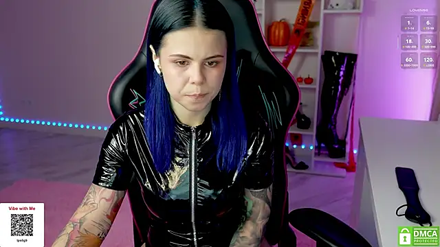 Snapshot of Latex_Kitty chatting on 10-29-25, 03:14 Latex Kitty online show from 10-29-25, 03:14