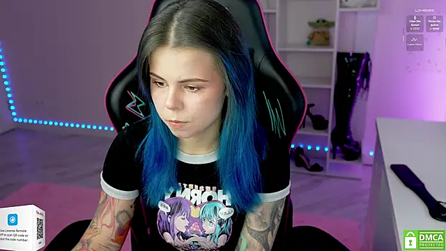 Snapshot of Latex_Kitty chatting on 11-11-25, 11:54 Latex Kitty online show from 11-11-25, 11:54