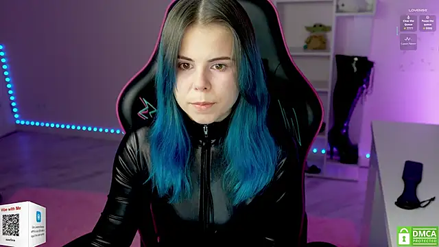 Snapshot of Latex_Kitty chatting on 11-24-25, 03:01 Latex Kitty online show from 11-24-25, 03:01