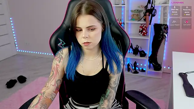 Latex Kitty online show from 04-15-26, 02:46