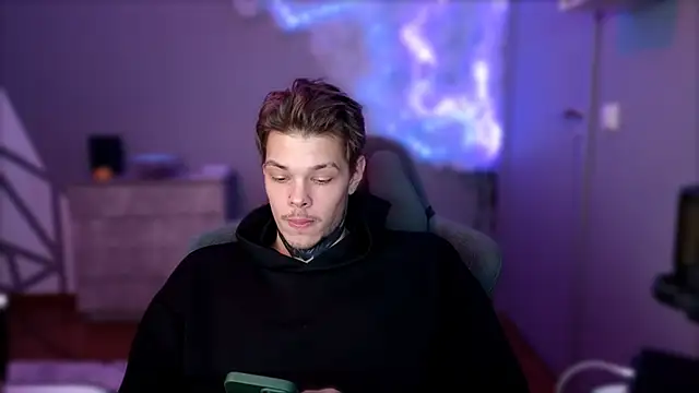 DENIS HERE online show from 12-14-24, 04:31