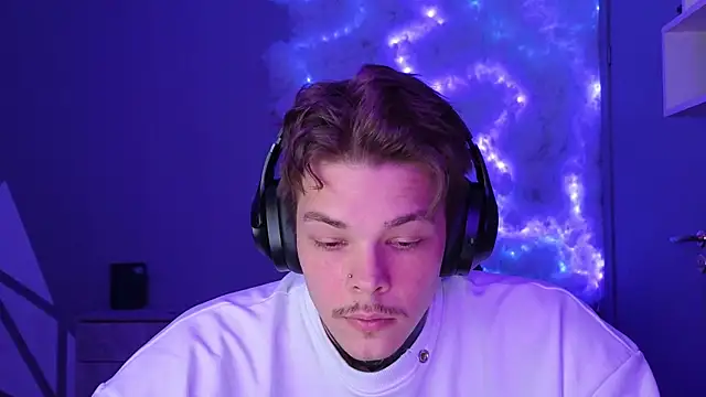 DENIS HERE online show from 12-26-24, 07:38