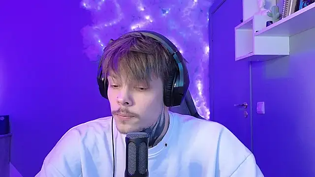 DENIS HERE online show from 01-22-25, 06:10