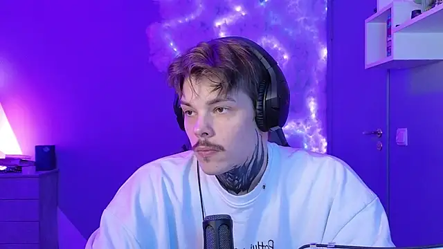 DENIS HERE online show from 01-22-25, 11:10