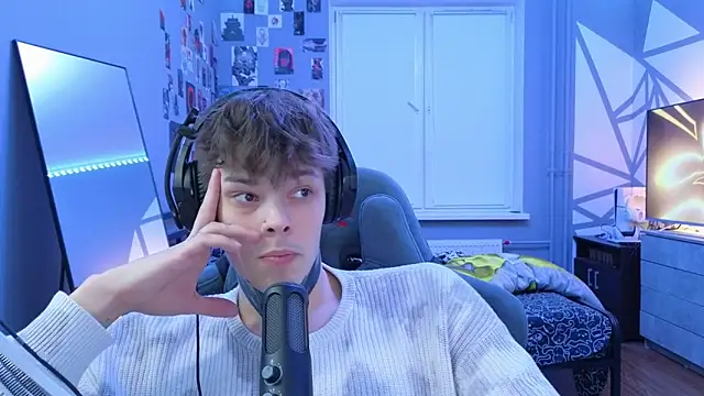 DENIS HERE online show from 02-28-25, 03:15