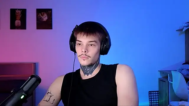 DENIS HERE online show from 11-21-25, 06:06