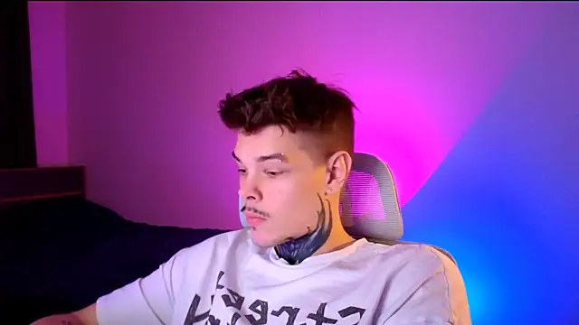 DENIS HERE online show from 02-12-26, 04:02