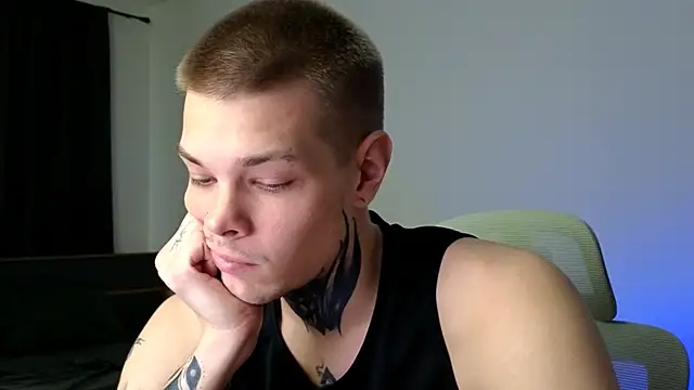 Snapshot of DENIS_HERE chatting on 05-25-26, 04:35 DENIS HERE online show from 05-25-26, 04:35