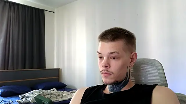 Snapshot of DENIS_HERE chatting on 06-10-26, 06:23 DENIS HERE online show from 06-10-26, 06:23