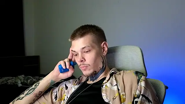 Snapshot of DENIS_HERE chatting on 06-10-26, 07:02 DENIS HERE online show from 06-10-26, 07:02
