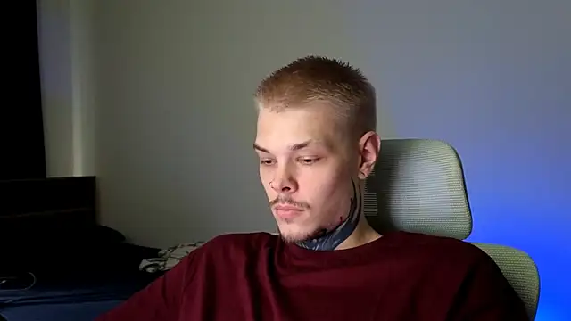 Snapshot of DENIS_HERE chatting on 06-12-26, 05:23 DENIS HERE online show from 06-12-26, 05:23