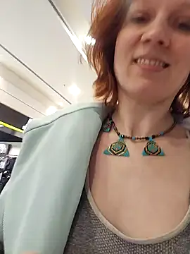 Exhibitionsplit online show from 02-06-25, 03:31