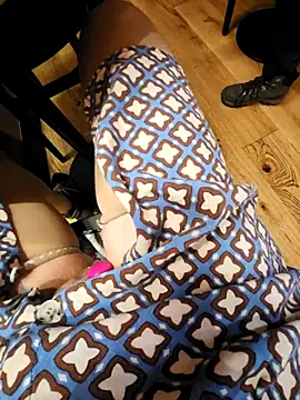 Exhibitionsplit online show from 03-04-25, 11:19