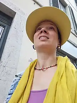 Exhibitionsplit online show from 03-06-25, 01:14