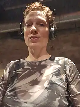 Exhibitionsplit online show from 11-07-25, 02:17