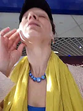 Exhibitionsplit online show from 11-27-25, 01:13