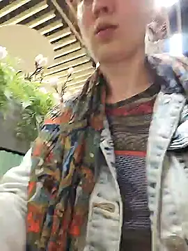 Snapshot of Exhibitionsplit chatting on 05-18-26, 02:01 Exhibitionsplit online show from 05-18-26, 02:01