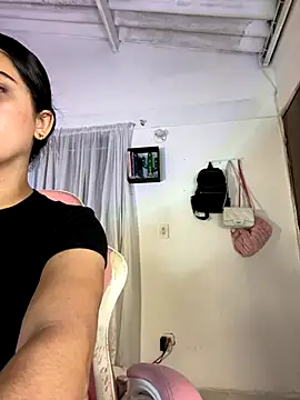 Snapshot of violet-333 chatting on 10-08-25, 04:21 violet-333 online show from 10-08-25, 04:21