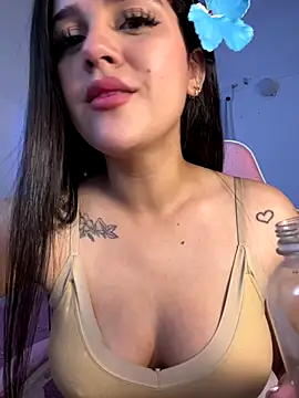 Snapshot of violet-333 chatting on 11-17-25, 06:19 violet-333 online show from 11-17-25, 06:19