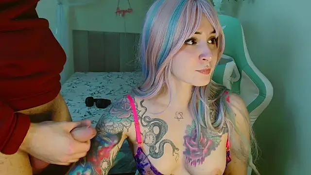 Snapshot of Ahrya_ chatting on 09-15-25, 10:10 Ahrya online show from 09-15-25, 10:10