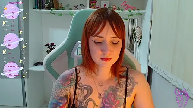 Snapshot of Ahrya_ chatting on 11-05-25, 12:21 Ahrya online show from 11-05-25, 12:21