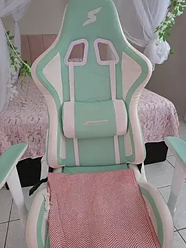 Snapshot of Ahrya_ chatting on 01-18-26, 06:01 Ahrya online show from 01-18-26, 06:01