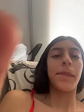 Snapshot of cristel_17 chatting on 02-11-26, 09:09 cristel 17 online show from 02-11-26, 09:09